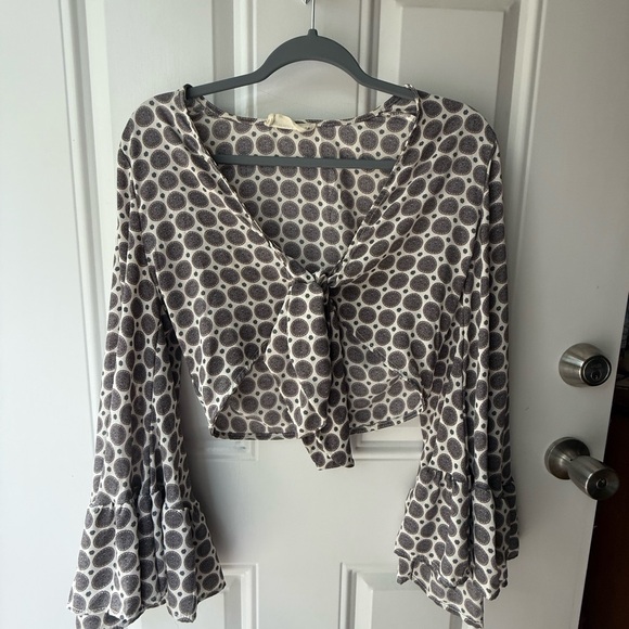 Black and White Crop Blouse with Bell Sleeves and Sailor Collar - Picture 1 of 4